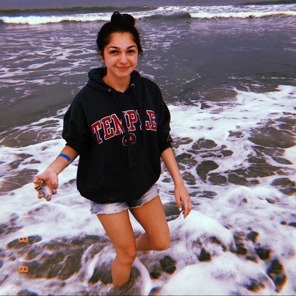 Meet your Posher, Julia - Picture 1 of 1